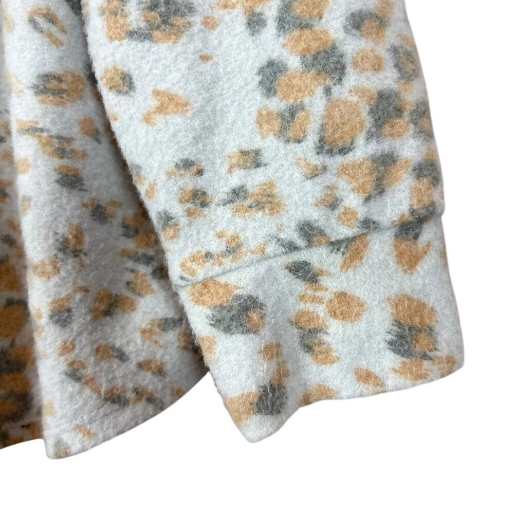 7th Roy Abstract Leopard Dot Print Buttoned Top S… - image 5